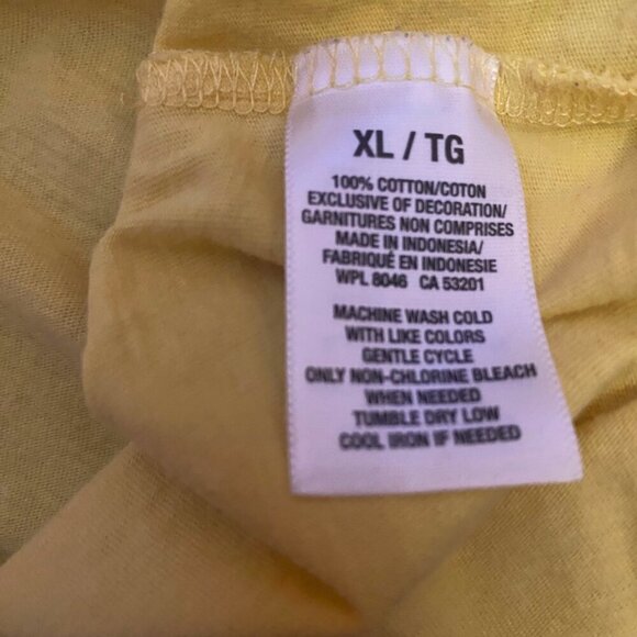 🌼 Aeropostale Yellow V-Neck Cotton Tee (Size XL) - Picture 6 of 6